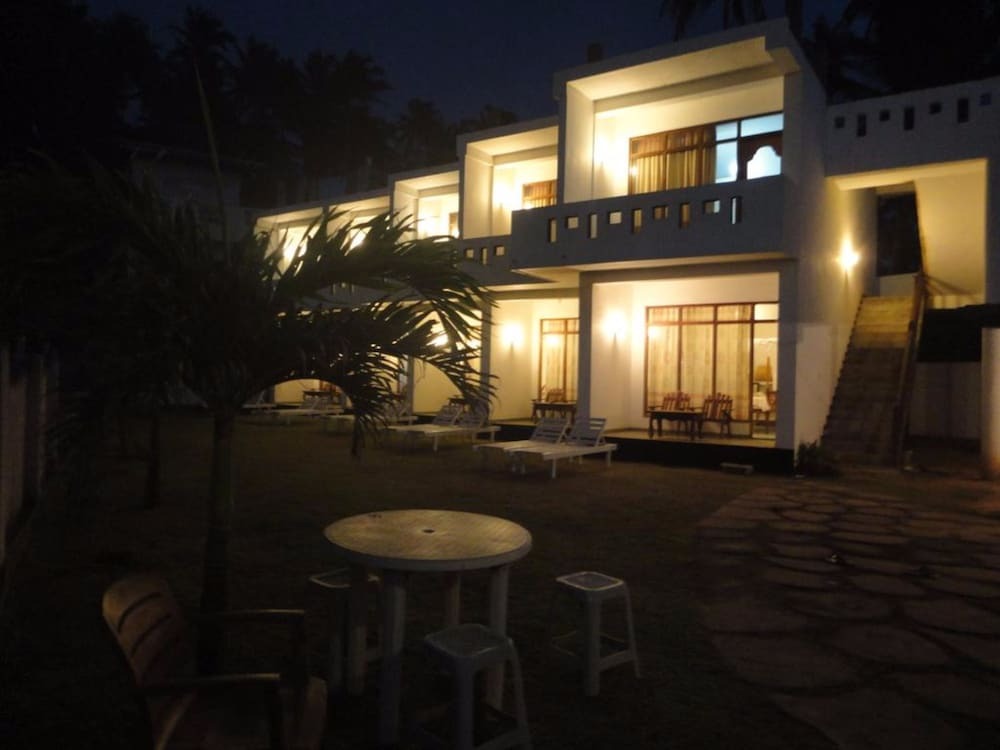 Serenity Resort & Spa Mirissa Exterior photo